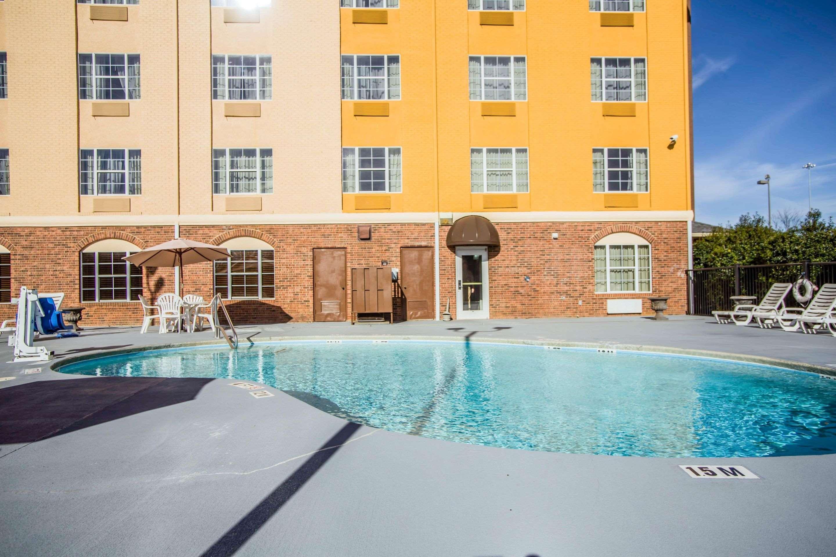 Comfort Suites Pineville - Ballantyne Area Exterior photo
