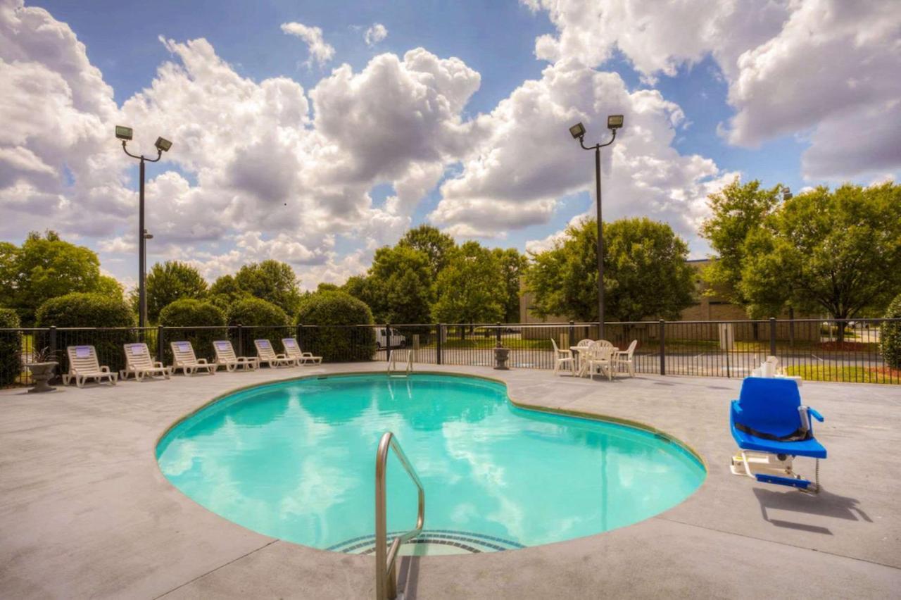 Comfort Suites Pineville - Ballantyne Area Exterior photo